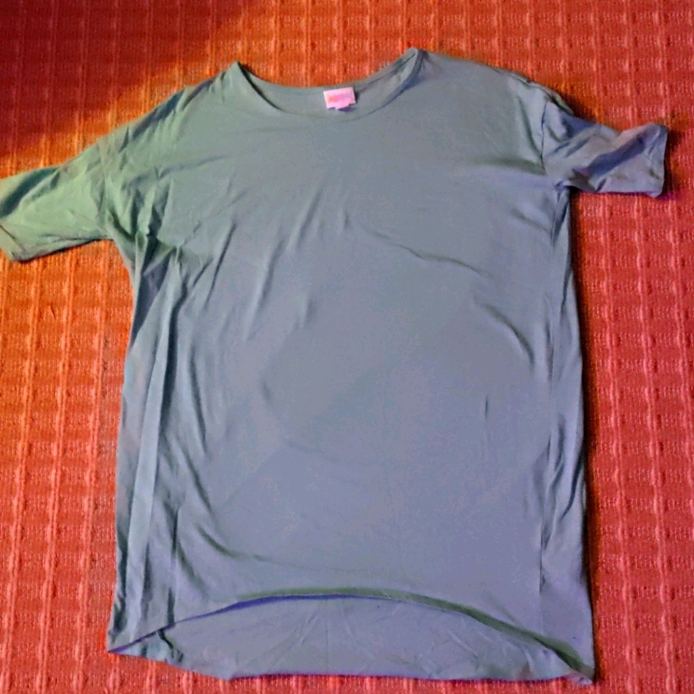 Small LulaRoe Shirt